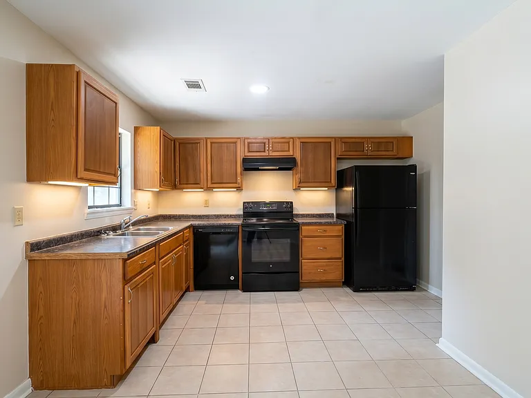 6 Oakwood Dr — Photo 3