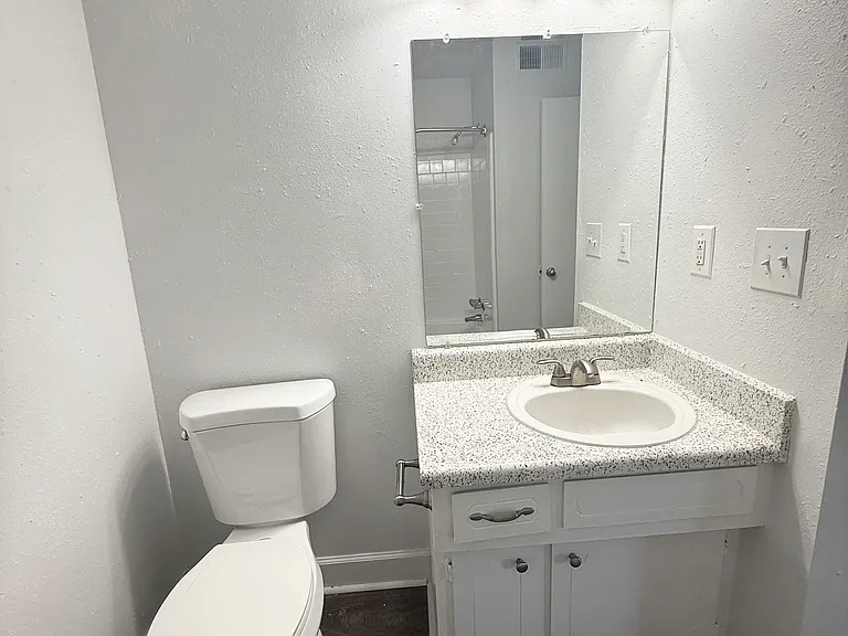 Hunting Ridge Apartments — Photo 6