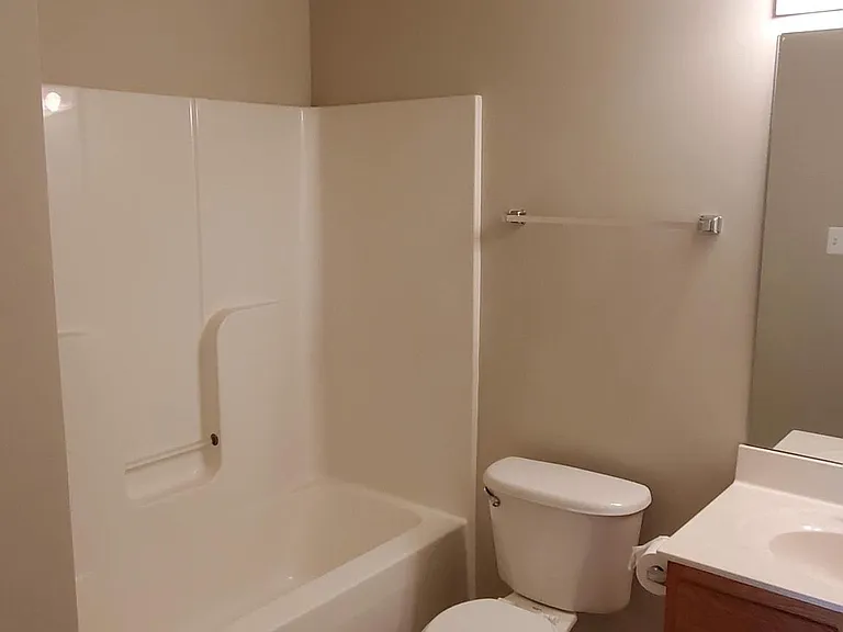 184 Aberdeen Dr — Photo 16