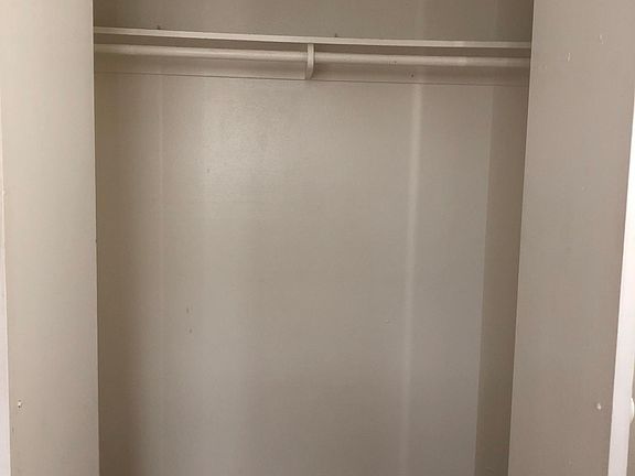 2nd bed closet