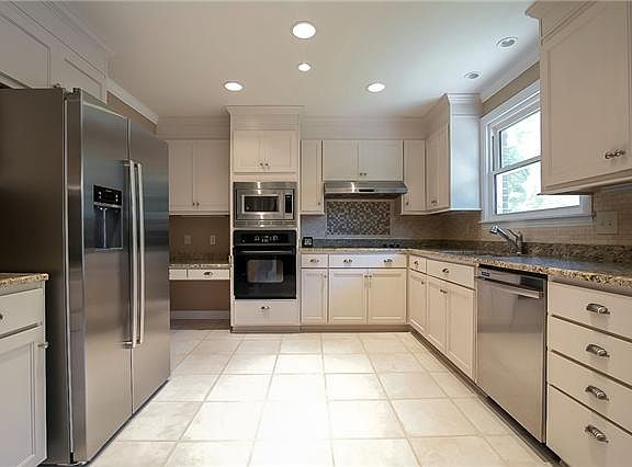 5th image of 1127 Stonewall Jackson Ct