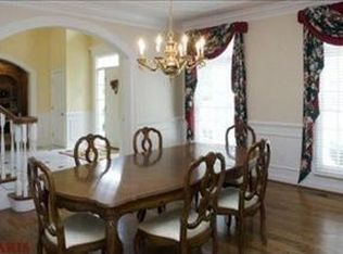 421 Conway Pine Ct, Saint Louis, MO 63141