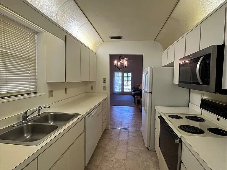 65 E Hartford St #5A — Photo 10