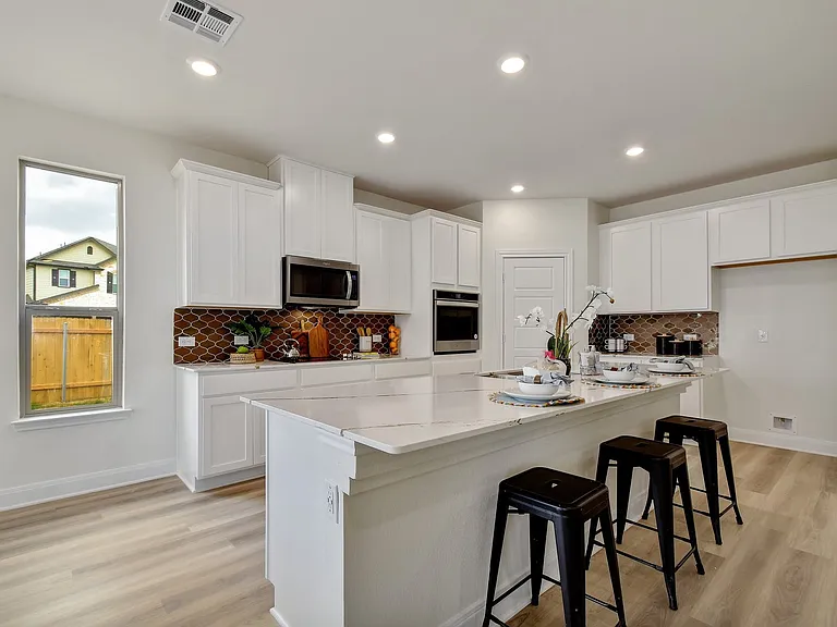 108 Redcliff Path — Photo 8
