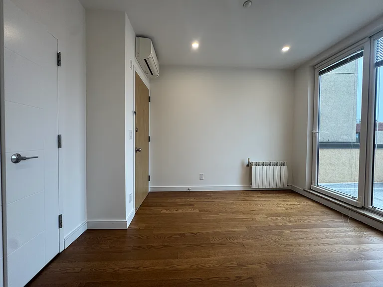 689 Leonard St #3B — Photo 19