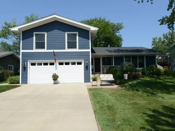 1050 Nottingham Ln, Hoffman Estates, IL 60169