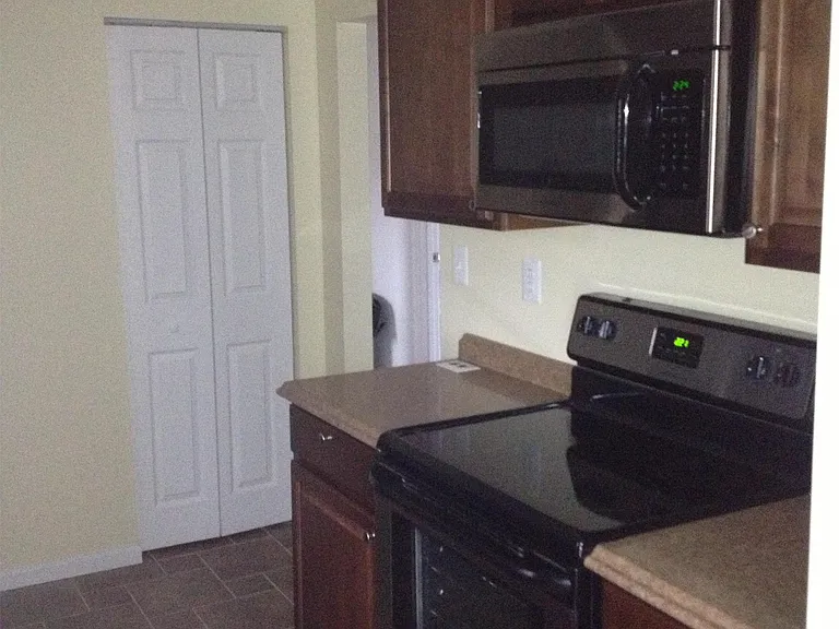 236 Meadow View Ln — Photo 3