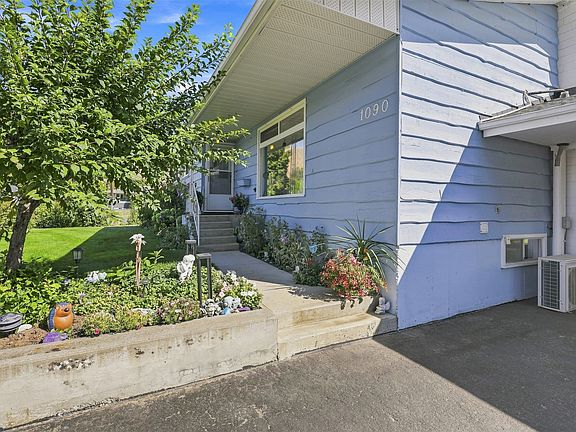 2nd image of 1090 Calmar Pl