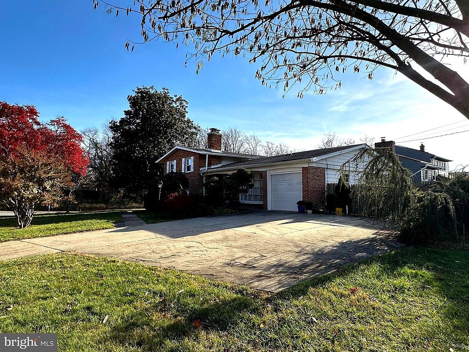 2nd image of 419 Burnt Mills Ave