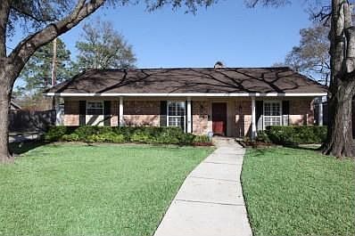 1st image of 307 Blue Willow Dr