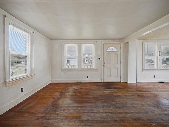 5th image of 1317 Bells Rd