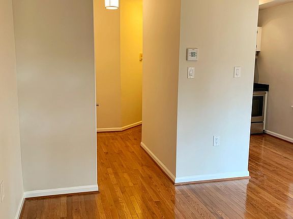 Living Room / Hallway