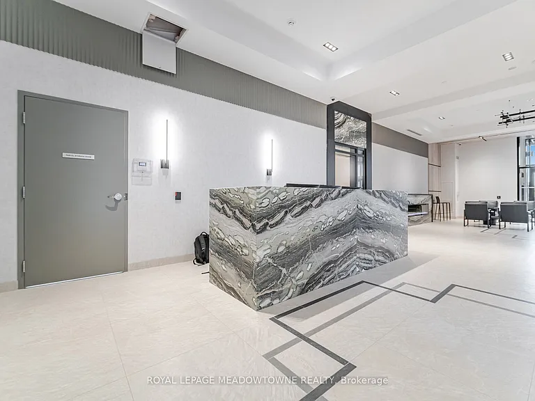 15 Watergarden Dr #207 — Photo 4
