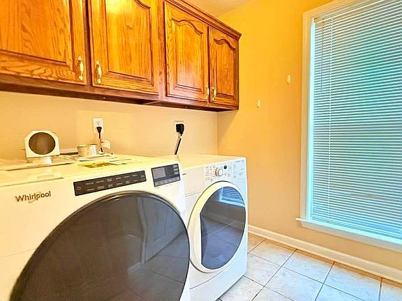 4th image of 1180 Williamsburg Dr