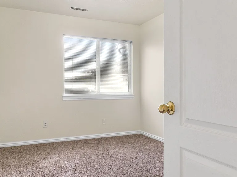 17 N Sugar St #103 — Photo 20