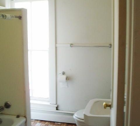 3rd image of 348 N Knowles Ave APT 4