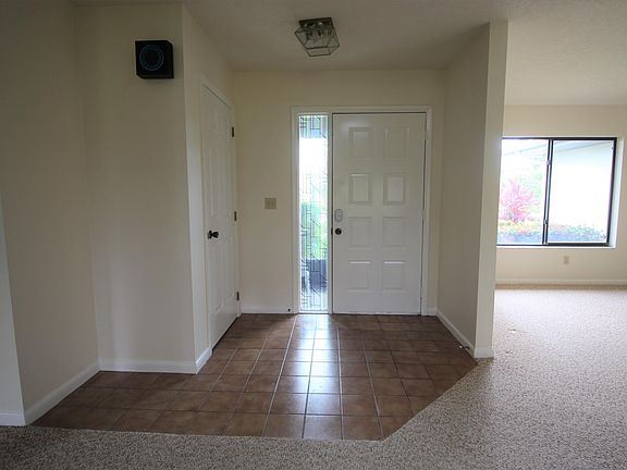 3rd image of 1556 Pioneer Dr