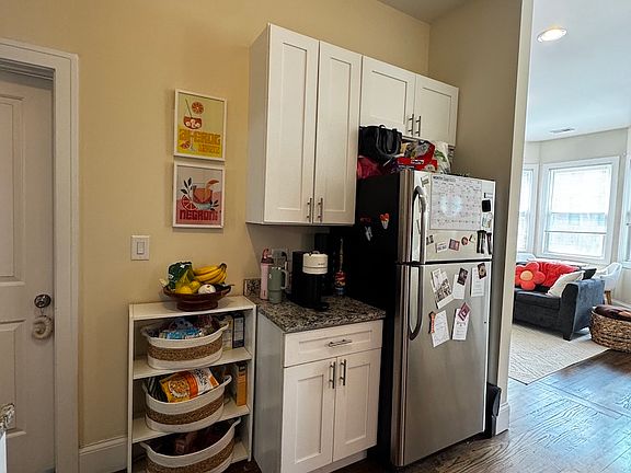 5th image of 2619 N Southport Ave Unit 2A