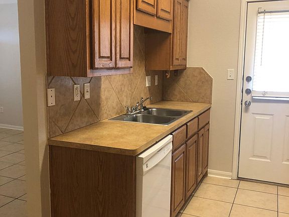 2nd image of 607 Olaf Dr #A