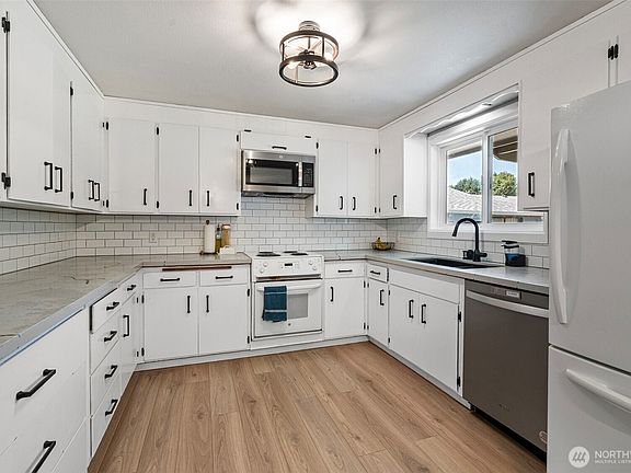 4th image of 3312 N Baltimore Street