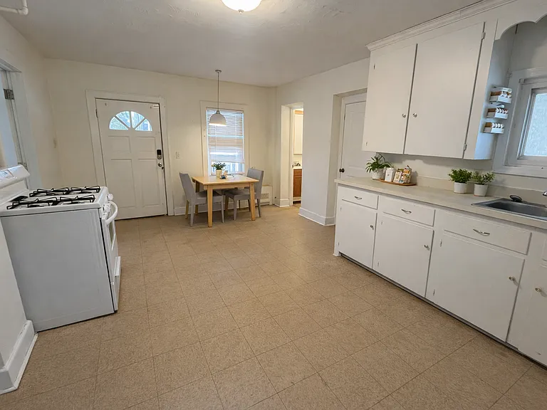 1211 Pine St — Photo 5