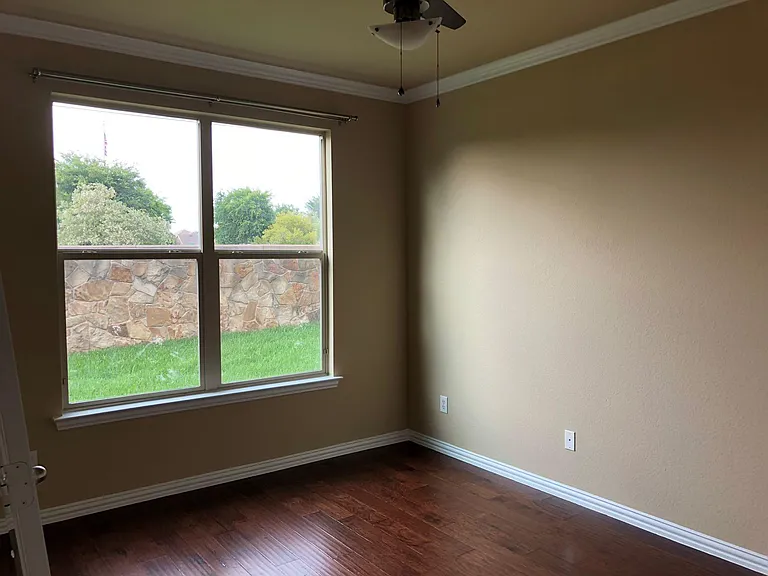 8204 Texian Trl — Photo 3