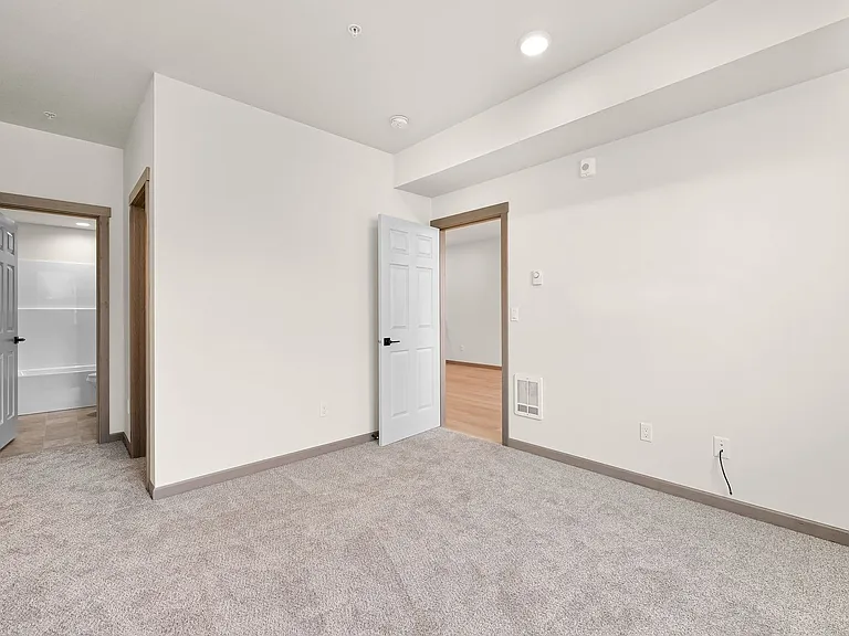 146 Prince Ave — Photo 27