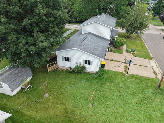3rd image of 242 Taylor St
