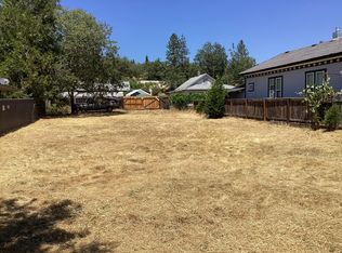 1206 SW Isham St, Grants Pass, OR 97526