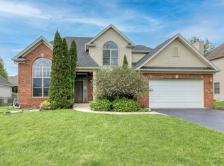 990 Citizen Ave, Elburn, IL 60119
