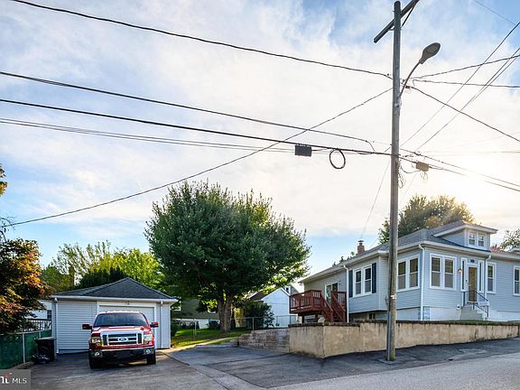 3rd image of 1267 Vogt Ave