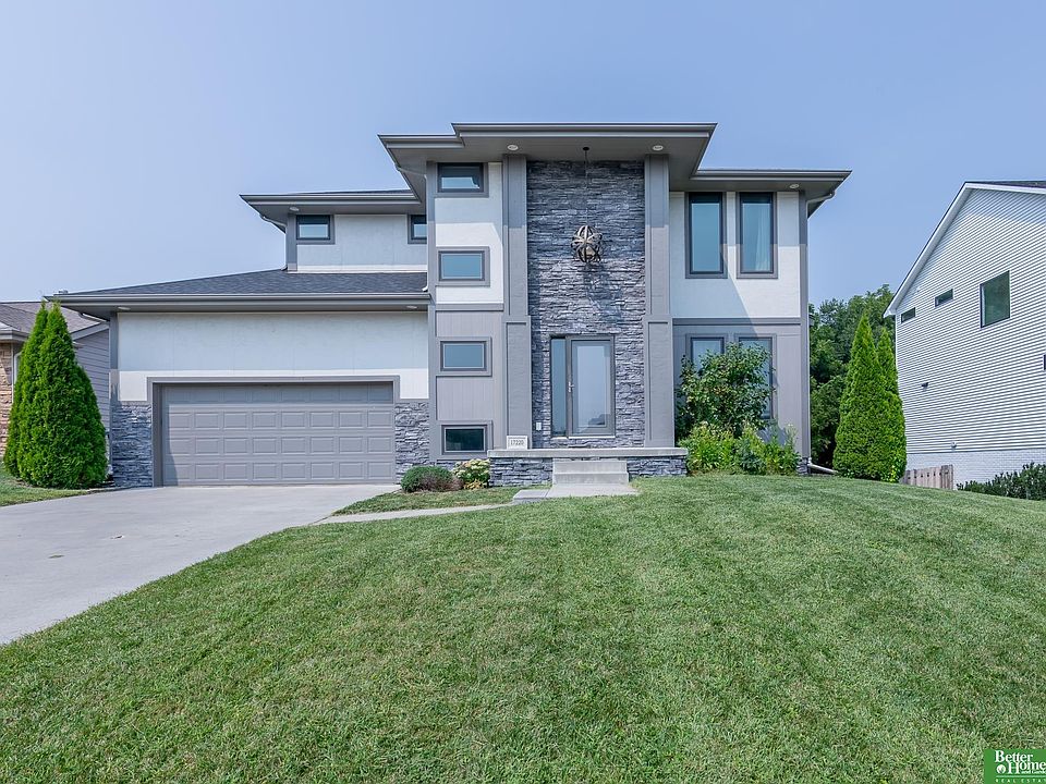 1st image of 17220 S Creek Cir