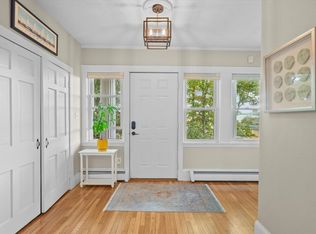 201 Humphrey St APT 2, Marblehead, MA 01945