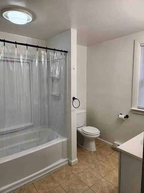 3 bed, $2,100 — Photo 3