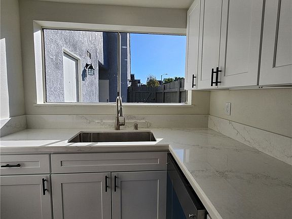 5th image of 437 Reed Way