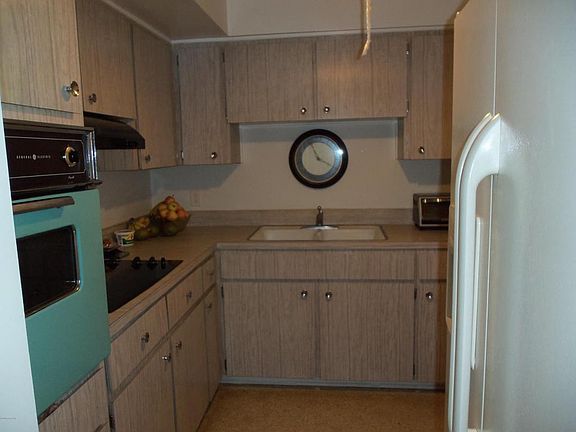 4th image of 1224 S Peninsula Dr APT 406