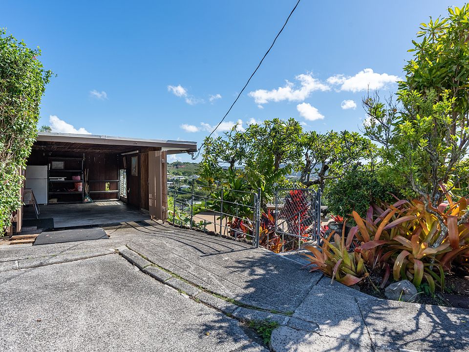 single car garage, street level