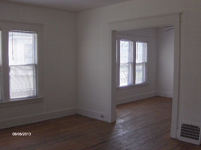 2nd image of 1827 Dunham St