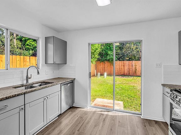 5th image of 5239 Roth Forest Ln