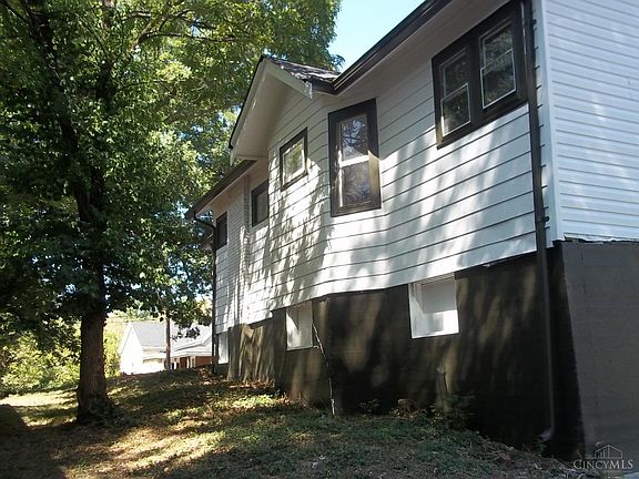 4th image of 2270 Baltimore Ave