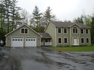 49 Robin Hood Dr, Winthrop, ME 04364
