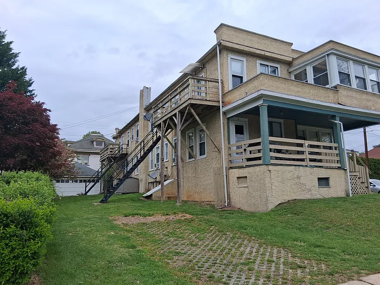 328 High St #B — Photo 9