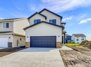6856 Belding Dr S, Fargo, ND 58104