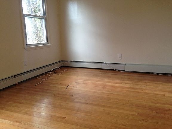2nd image of 201 Saratoga Ave