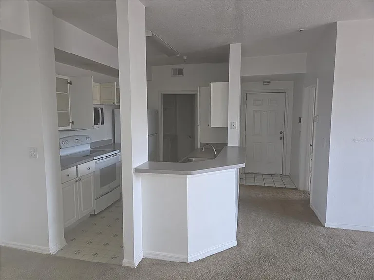 5566 Metrowest Blvd #2-205 — Photo 5