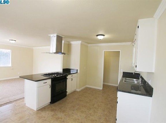 3rd image of 1250 N Forest Pl