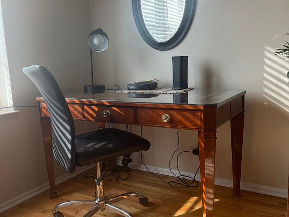 Office space with internet. Let the sunshine in these large south and north windows!