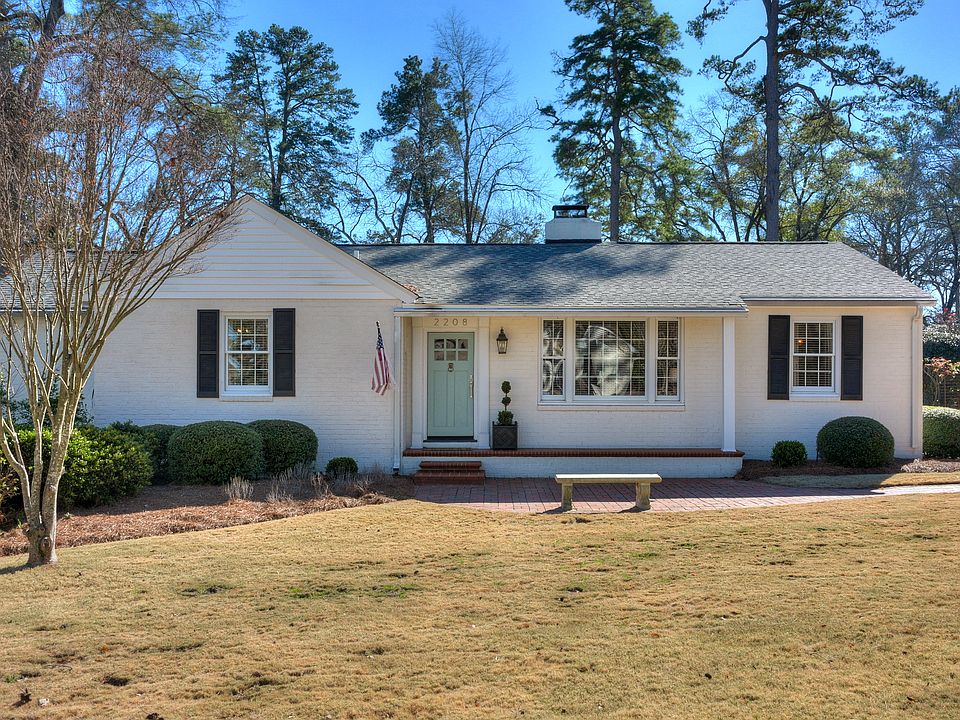 1st image of 2208 Crestwood Dr