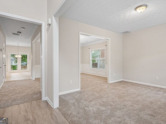 4th image of 2040 Village Green Dr