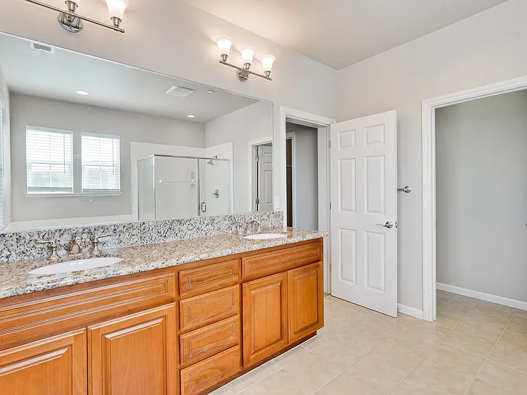 104 Alden Ct — Photo 24